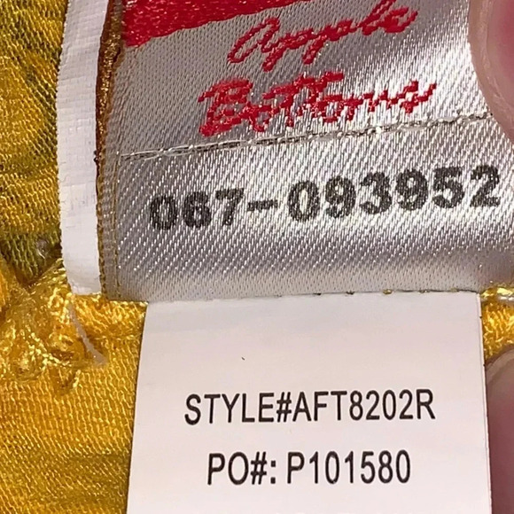 Apple Bottoms Logo Tee T Shirt XL Rhinestone Spell Out Studded  BUTTER YELLOW - Picture 11 of 11